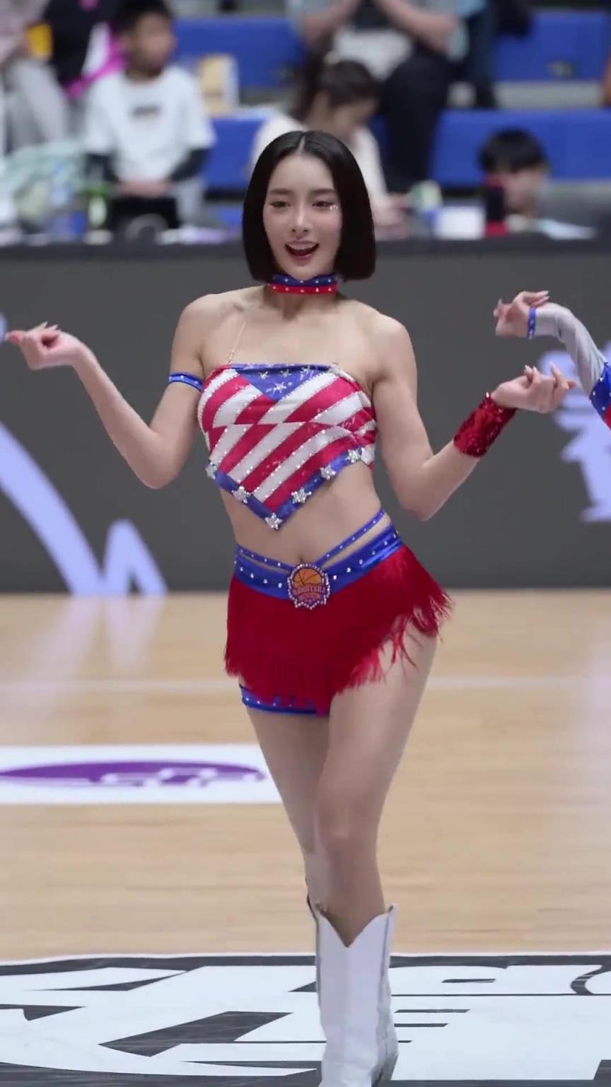 太離譜了 ！幾乎是完美女人！